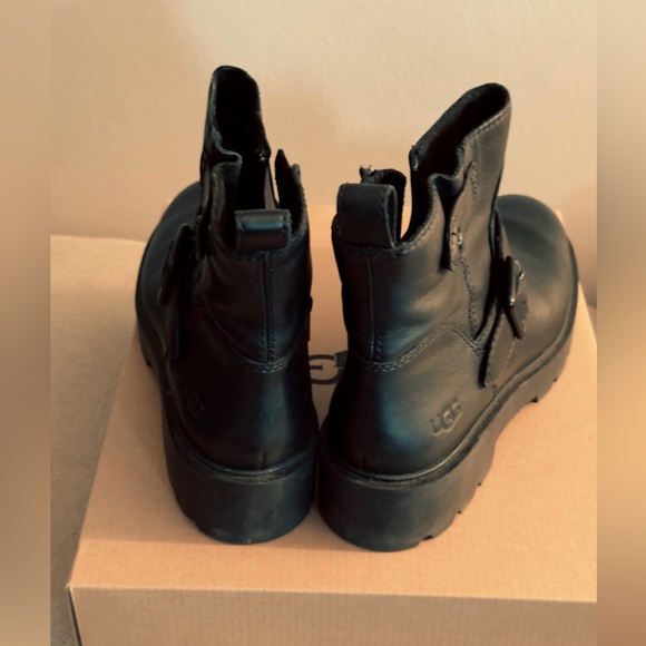 Ugg Saoirse Boots. Excellent condition - Picture 2 of 4